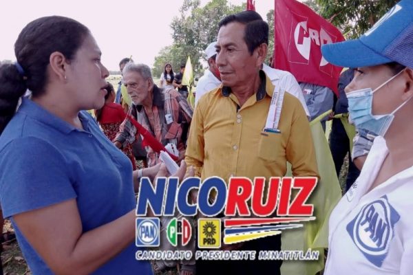 Campesinos de Minatitlán, muestran su agradecimiento a Nicolás Ruiz