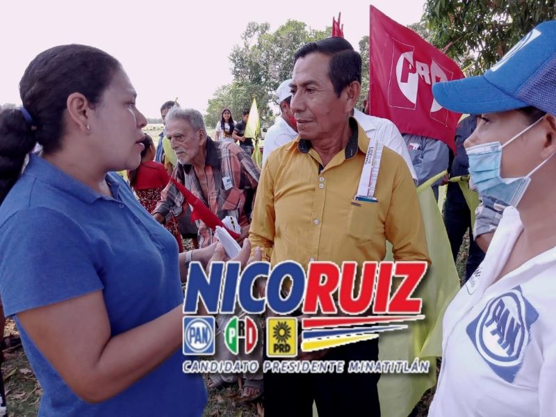 Campesinos de Minatitlán, muestran su agradecimiento a Nicolás Ruiz