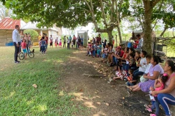 Daniel Oziel Blanco recorre más congregaciones de Minatitlán