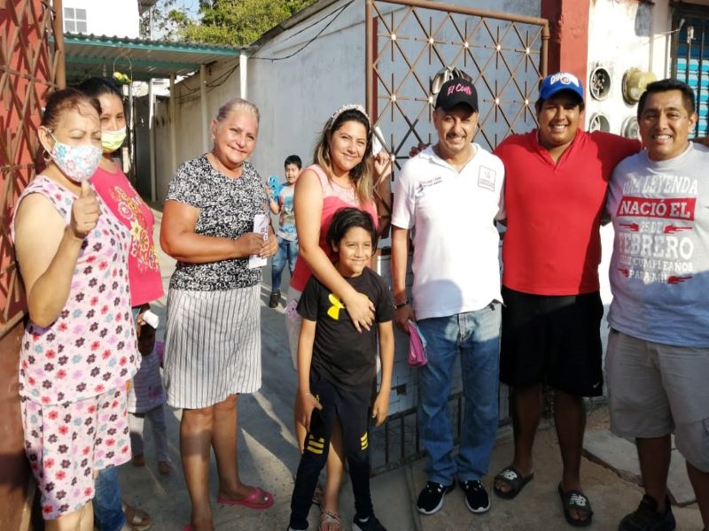 Alberto Sánchez visita a sus vecinos de la Tacoteno