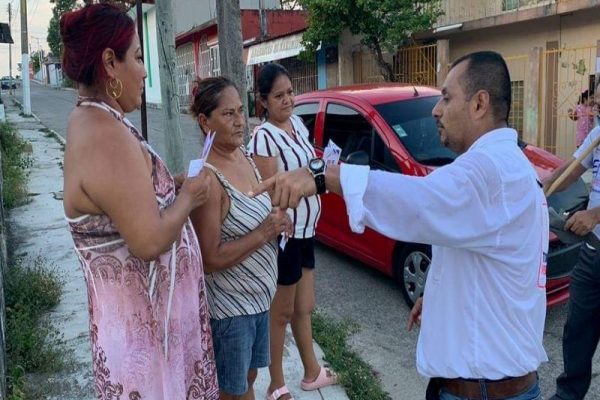 El candidato por “Todos por Veracruz”, visita el área rural y más colonias de Minatitlán