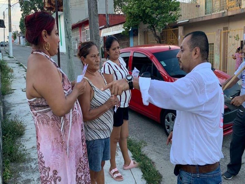 El candidato por “Todos por Veracruz”, visita el área rural y más colonias de Minatitlán