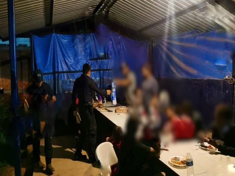 Resguarda Policía Estatal a 30 migrantes en Minatitlán y Las Choapas