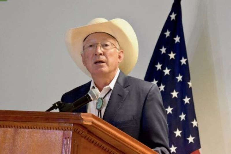 Se respeta posición de AMLO, pero EU busca hacer de Cuba un país democrático: Ken Salazar