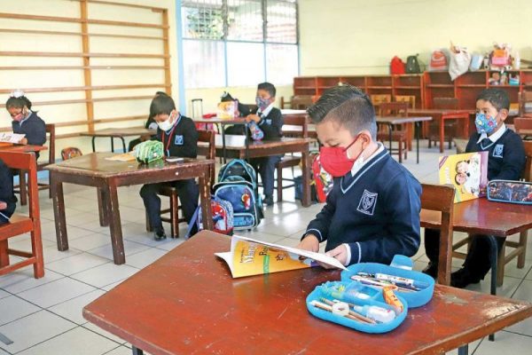 Critican las escuelas de tiempo completo