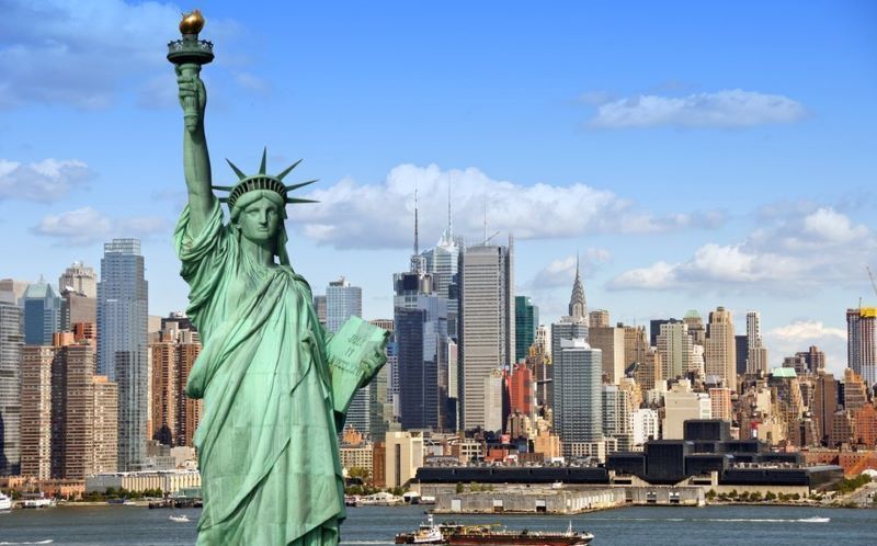 Nueva York pone fin al uso obligatorio de cubrebocas en escuelas