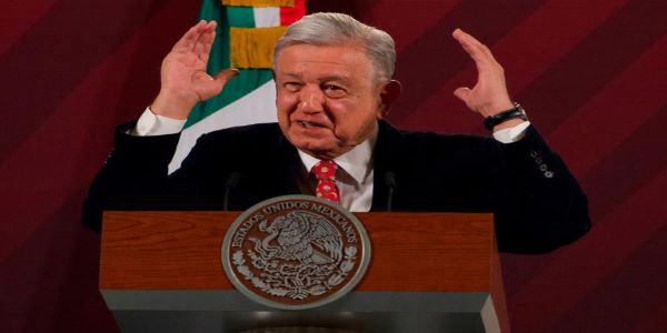 Plagio de Esquivel en tesis doctoral “no es nota”, dice AMLO