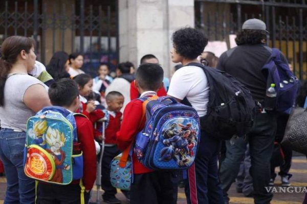 Vuelven el tráfico y el estrés con el regreso a clases… cerca de 30 millones de estudiantes de Educación Básica regresan mañana