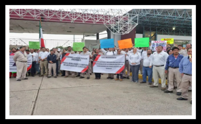 Petroleros exigen plazas en Complejo de Cosoleacaque