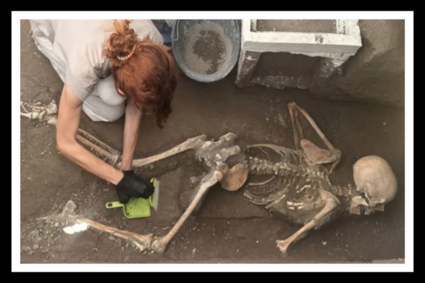 El fascinante hallazgo en Pompeya de los cuerpos de una pareja víctima del Vesubio junto a un pequeño tesoro