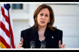 Por qué Kamala Harris pasó de la campaña de la alegría a llamar a Trump «fascista»